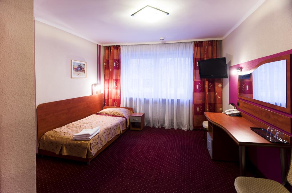 Hotel Orion Sosnowiec Buitenkant foto